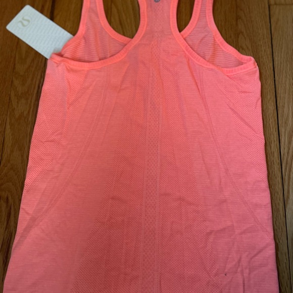NWT- Lululemon Work Out Tank - Picture 3 of 3